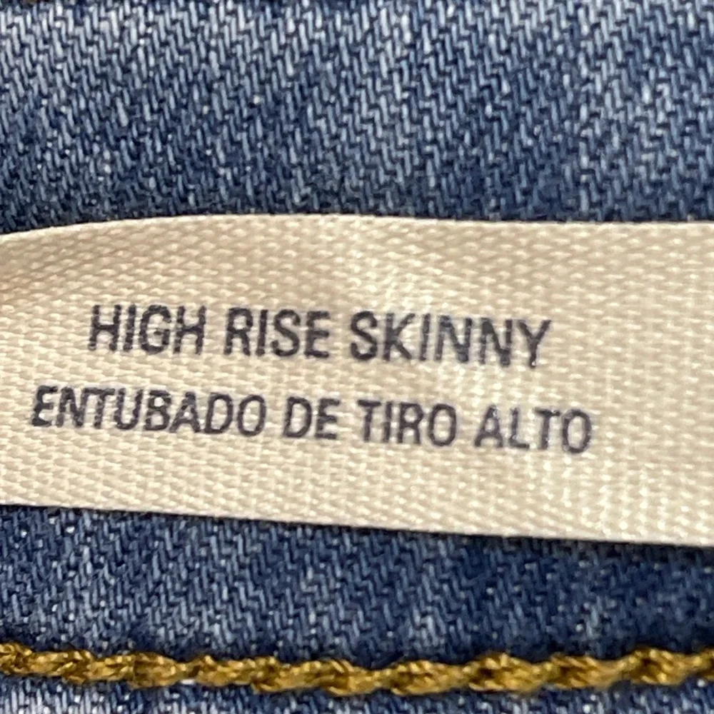 Universal Thread WOMENS SIZE 6/28R Blue High Rise SKINNY DISTRESSED JEANS